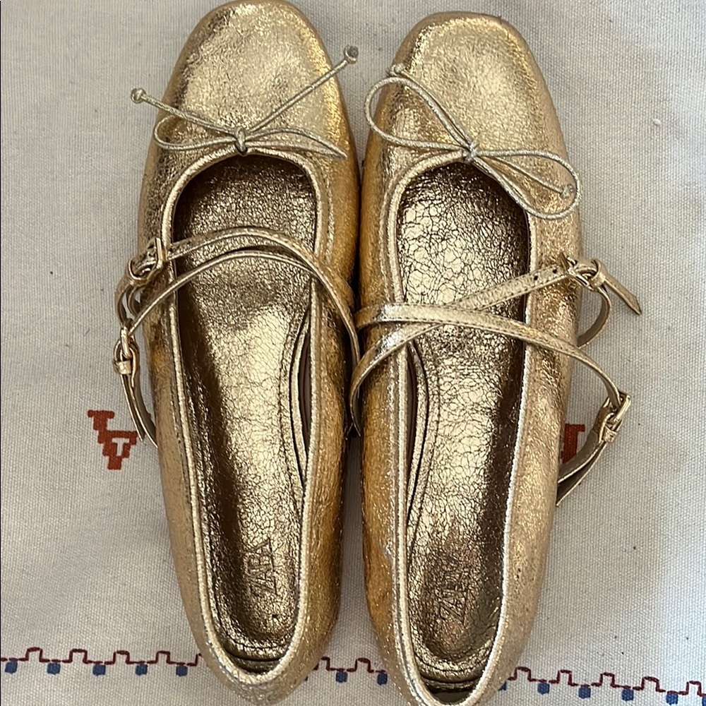 Zara Gold Ballet Flats size 38